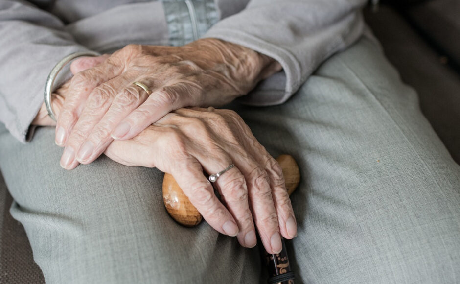 La téléassistance : un moyen efficace pour préserver l’autonomie des seniors à domicile